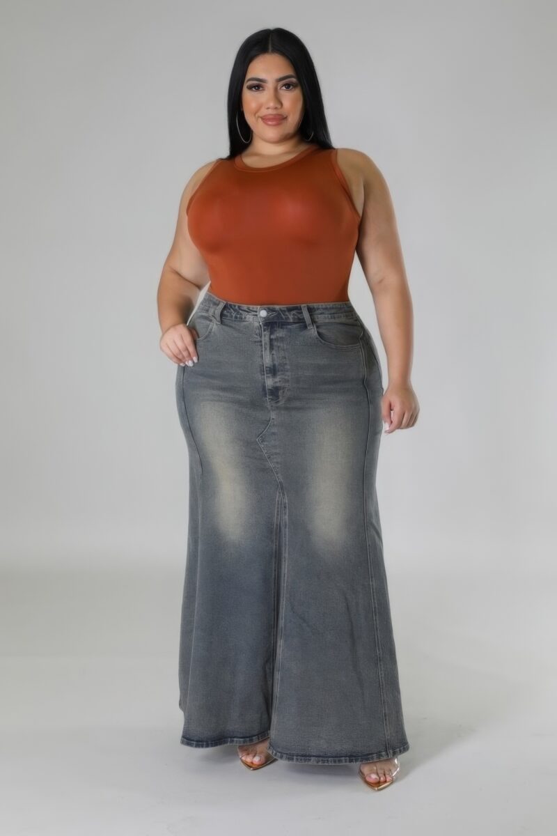 High-waisted Stretch Skirt - Image 2