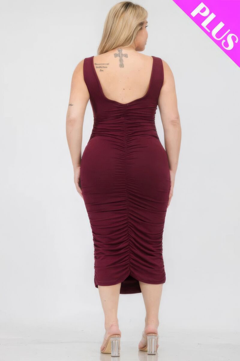 Plus Size Square Neck Ruched Bodycon Midi Dress - Image 15