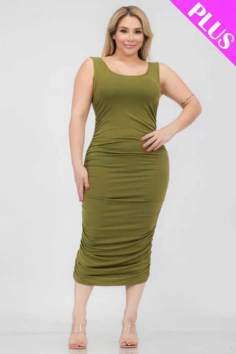 Plus Size Square Neck Ruched Bodycon Midi Dress - Image 6