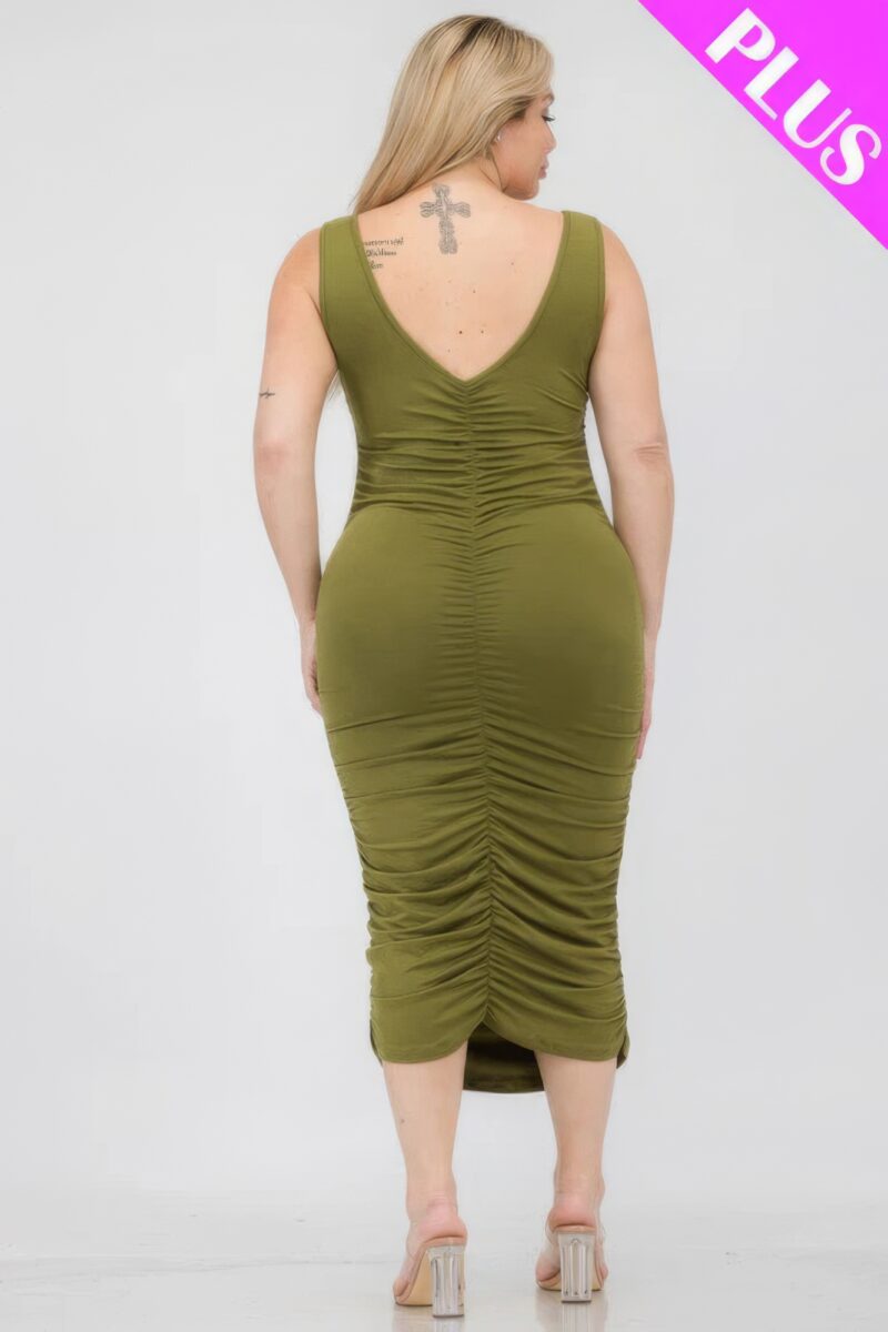 Plus Size Square Neck Ruched Bodycon Midi Dress - Image 10